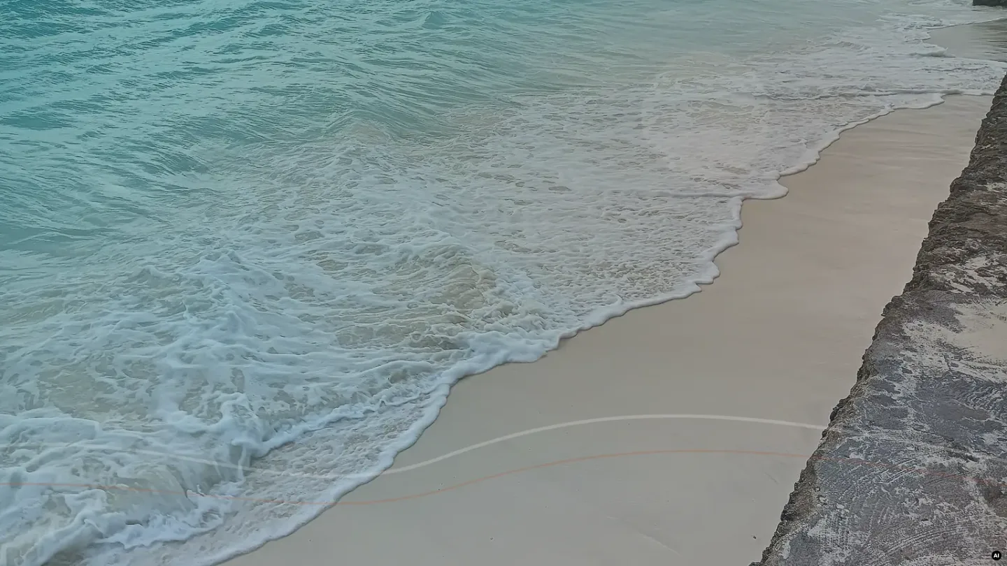 Fim de tarde numa praia de Zanzibar, usado como imagem editorial para a noite na ilha